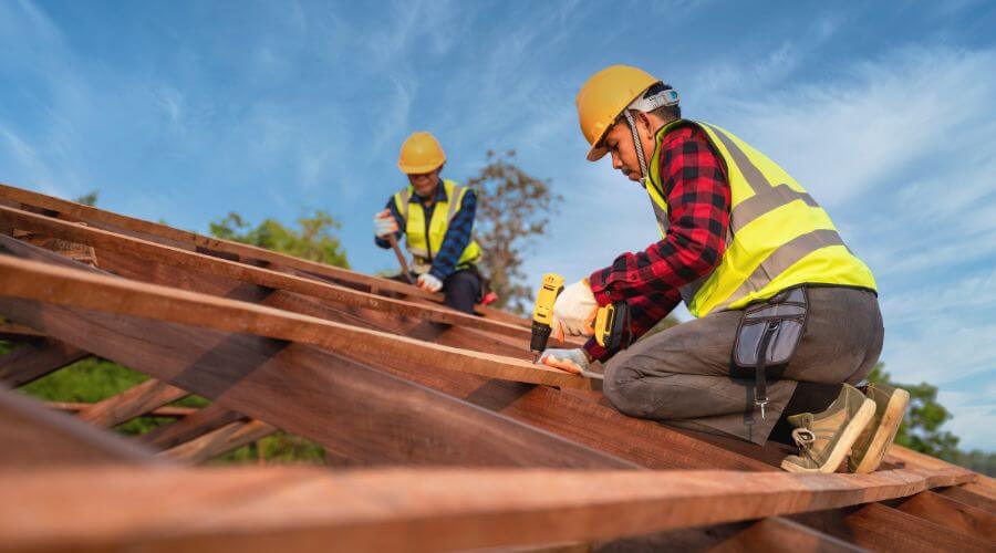 Professional Flat Roofing Installation services in La Pine, OR